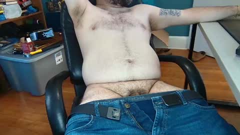 Snapshot of scottyglaze chatting on 05-10-26, 07:19 Dadbodtactics online show from 05-10-26, 07:19