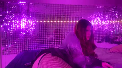 Snapshot of scoutcansquirt chatting on 12-14-25, 11:04 scout online show from 12-14-25, 11:04