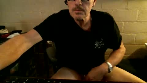 eating pussy  sucking dick online show from 10-23-25, 12:43