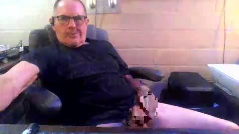 eating pussy  sucking dick online show from 03-29-26, 04:23