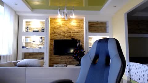 Snapshot of sea_cocktail chatting on 12-20-24, 12:16 Elizabeth  online show from 12-20-24, 12:16