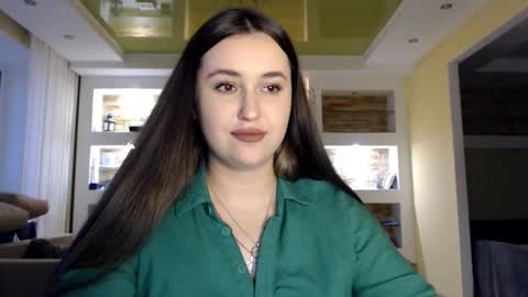 Snapshot of sea_cocktail chatting on 12-28-24, 01:28 Elizabeth  online show from 12-28-24, 01:28