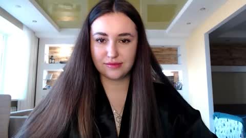 Snapshot of sea_cocktail chatting on 03-05-25, 02:01 Elizabeth  online show from 03-05-25, 02:01