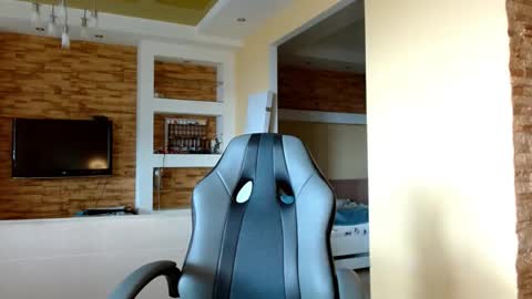 Snapshot of sea_cocktail chatting on 09-27-25, 09:03 Elizabeth  online show from 09-27-25, 09:03