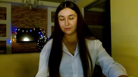 Elizabeth  online show from 12-15-25, 01:37