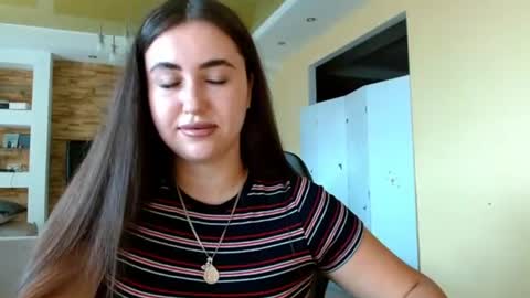Elizabeth  online show from 06-18-26, 06:13