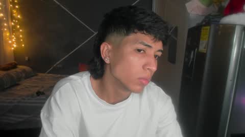 Snapshot of sean_scoth2 chatting on 12-24-24, 01:27 Sean Scoth online show from 12-24-24, 01:27