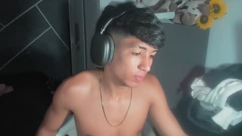 Snapshot of sean_scoth2 chatting on 01-20-25, 07:14 Sean Scoth online show from 01-20-25, 07:14