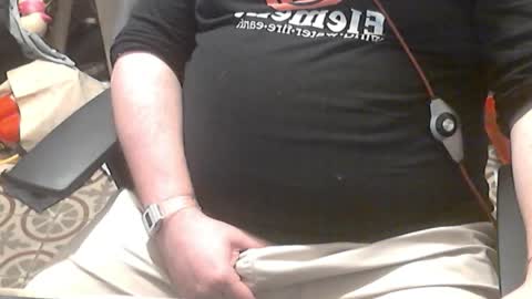Snapshot of seathrough chatting on 04-12-26, 01:43 Falco J online show from 04-12-26, 01:43