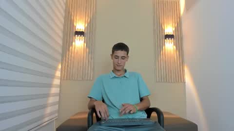 Snapshot of sebass_r chatting on 11-14-25, 07:23 sebass_r online show from 11-14-25, 07:23