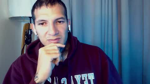 Snapshot of sebastian_muss chatting on 11-02-25, 01:13 Sebastian online show from 11-02-25, 01:13