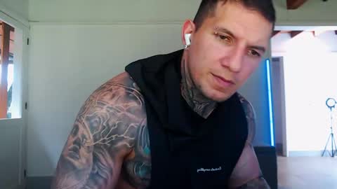 Snapshot of sebastian_muss chatting on 05-14-26, 06:47 Sebastian online show from 05-14-26, 06:47