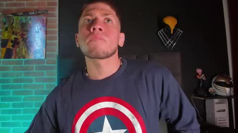 Snapshot of sebastianmaximoff chatting on 02-01-25, 02:56 Sebastian online show from 02-01-25, 02:56