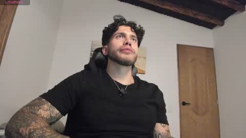 Snapshot of sebastianortizm chatting on 06-21-26, 01:08 Lucian Sinclair online show from 06-21-26, 01:08