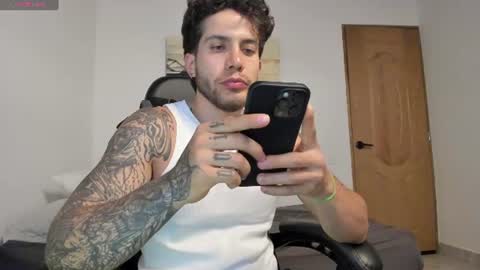 Snapshot of sebastianortizm chatting on 07-15-26, 02:17 Lucian Sinclair online show from 07-15-26, 02:17