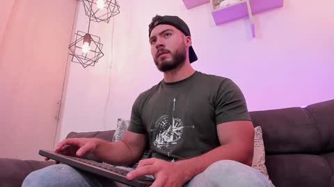 Instagram jeanpaulfit  online show from 12-26-24, 09:26