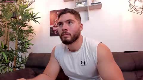 Snapshot of sebastianvilla__ chatting on 11-12-25, 12:00 Instagram jeanpaulfit online show from 11-12-25, 12:00