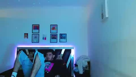 Snapshot of sebasxxl12 chatting on 03-12-26, 08:37 Sebas online show from 03-12-26, 08:37