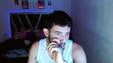 Snapshot of sebasxxl12 chatting on 05-01-26, 11:37 Sebas online show from 05-01-26, 11:37