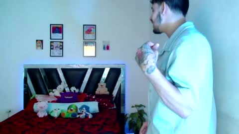 Snapshot of sebasxxl12 chatting on 05-28-26, 02:09 Sebas online show from 05-28-26, 02:09