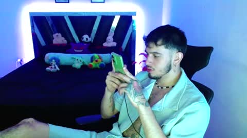 Snapshot of sebasxxl12 chatting on 06-11-26, 02:00 Sebas online show from 06-11-26, 02:00