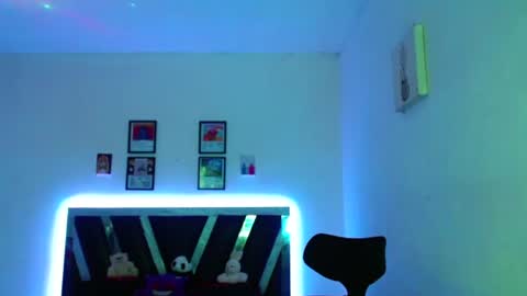 Snapshot of sebasxxl12 chatting on 06-11-26, 02:53 Sebas online show from 06-11-26, 02:53