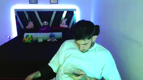 Snapshot of sebasxxl12 chatting on 06-15-26, 03:47 Sebas online show from 06-15-26, 03:47