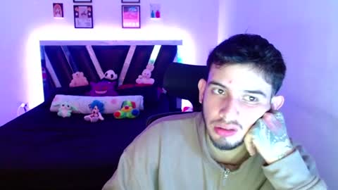Snapshot of sebasxxl12 chatting on 06-18-26, 02:01 Sebas online show from 06-18-26, 02:01