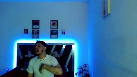 Snapshot of sebasxxl12 chatting on 06-22-26, 03:25 Sebas online show from 06-22-26, 03:25