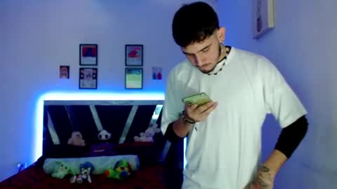 Snapshot of sebasxxl12 chatting on 06-23-26, 11:25 Sebas online show from 06-23-26, 11:25