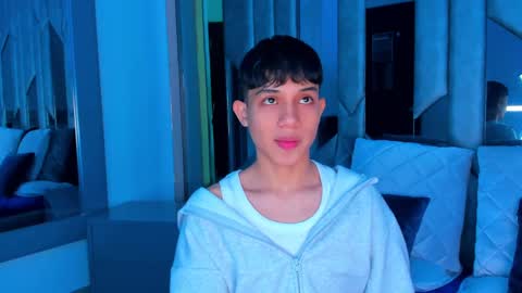 Snapshot of sebax_00 chatting on 09-17-25, 04:14 Sebastian online show from 09-17-25, 04:14
