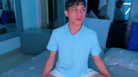 Snapshot of sebax_00 chatting on 09-25-25, 07:50 Sebastian online show from 09-25-25, 07:50
