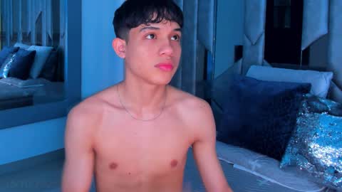 Snapshot of sebax_00 chatting on 10-16-25, 08:32 Sebastian online show from 10-16-25, 08:32