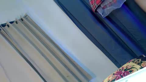 kwen online show from 10-26-25, 01:39