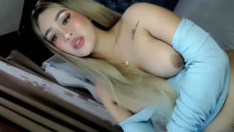 Snapshot of secret_lover22 chatting on 01-26-25, 03:59 Chloe online show from 01-26-25, 03:59