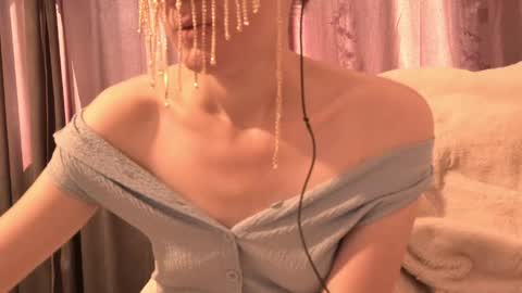 Snapshot of secretanni chatting on 05-27-26, 08:33 Anni online show from 05-27-26, 08:33