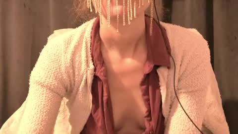 Snapshot of secretanni chatting on 06-13-26, 09:24 Anni online show from 06-13-26, 09:24