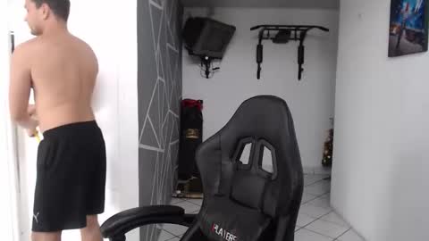 Snapshot of secretboy5000 chatting on 01-05-26, 05:27 Jex online show from 01-05-26, 05:27