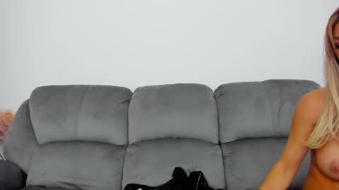 Snapshot of secretofvanilla chatting on 05-11-26, 04:04 Nadia online show from 05-11-26, 04:04