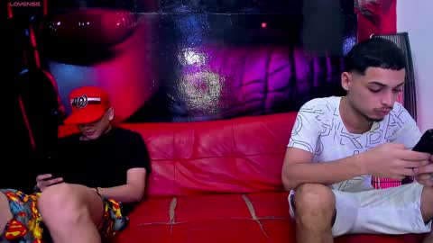 3some HORNY KIMGOOD GIRL LOOKING TO EXPERIENCE ALL KINDS OF SHOW online show from 01-30-25, 02:27