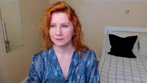 Snapshot of seductive_foxy_ chatting on 09-21-25, 08:10 seductive_foxy_ online show from 09-21-25, 08:10