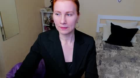 Snapshot of seductive_foxy_ chatting on 10-21-25, 10:05 seductive_foxy_ online show from 10-21-25, 10:05