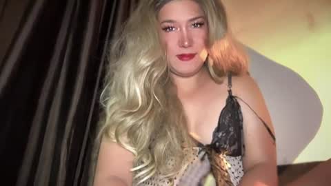 Snapshot of seductive_lusty chatting on 08-03-26, 04:11 call me majesty online show from 08-03-26, 04:11