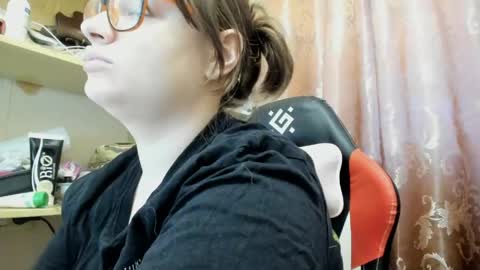Snapshot of seductive_she_wolf chatting on 05-05-26, 06:27 seductive_she_wolf online show from 05-05-26, 06:27