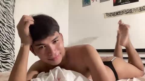 Snapshot of seductive_william chatting on 02-27-25, 04:10 William online show from 02-27-25, 04:10