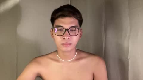 Snapshot of seductive_william chatting on 10-04-25, 03:10 William online show from 10-04-25, 03:10