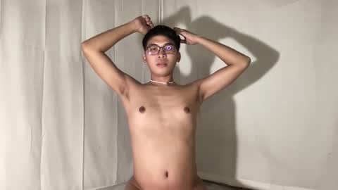 Snapshot of seductive_william chatting on 11-02-25, 06:54 William online show from 11-02-25, 06:54