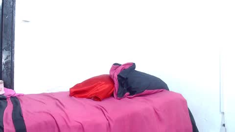 Snapshot of seductivespellvagina80 chatting on 03-07-25, 12:45 Estefany online show from 03-07-25, 12:45