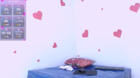 Snapshot of seductivespellvagina80 chatting on 10-30-25, 01:01 Estefany online show from 10-30-25, 01:01