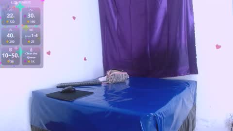 Snapshot of seductivespellvagina80 chatting on 11-24-25, 01:11 Estefany online show from 11-24-25, 01:11